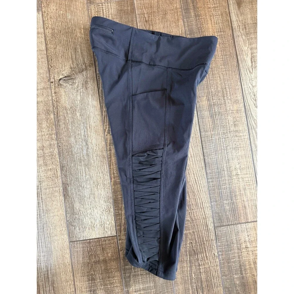 Lululemon Sharp Turns Crop Leggings Sz. 6 Black